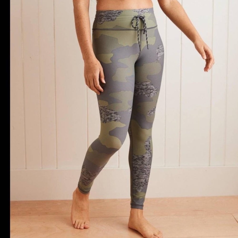 Aerie Green Camo Move Drawstring Leggings